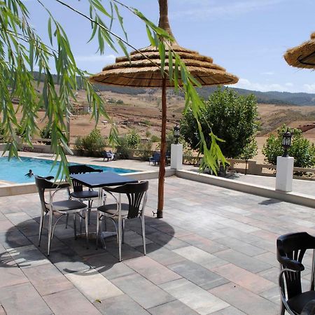 Hotel Tamanoucht à Ifrane  Extérieur photo