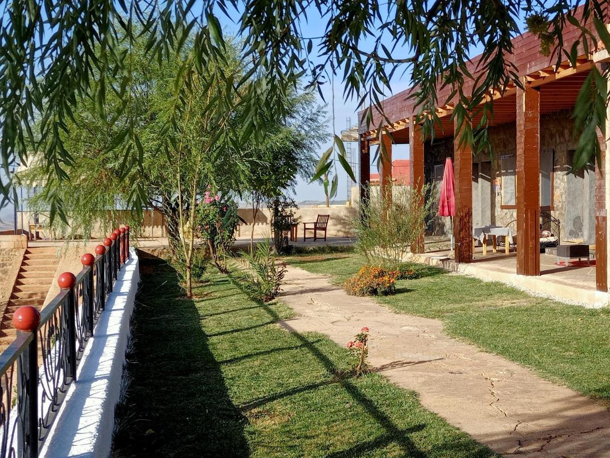 Hotel Tamanoucht à Ifrane  Extérieur photo