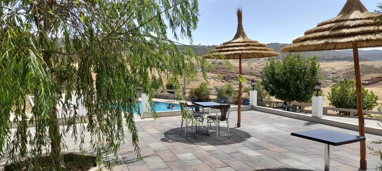 Hotel Tamanoucht à Ifrane  Extérieur photo