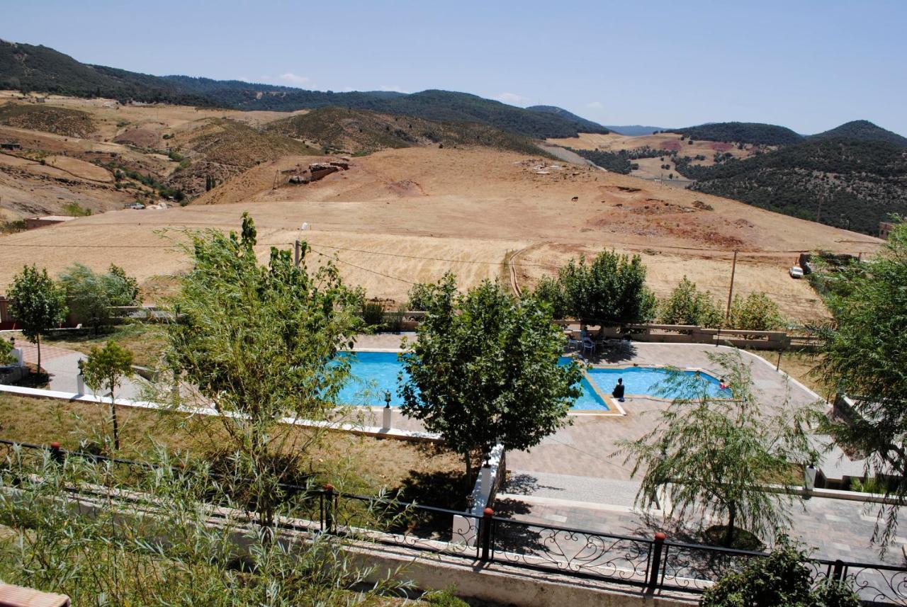 Hotel Tamanoucht à Ifrane  Extérieur photo